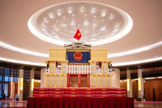 Khai trương Bảo tàng Quốc hội Việt Nam và công bố các bộ sách, ấn phẩm và phát hành bộ tem bưu chính Kỷ niệm 80 năm Quốc hội Việt Nam - Ảnh 7.