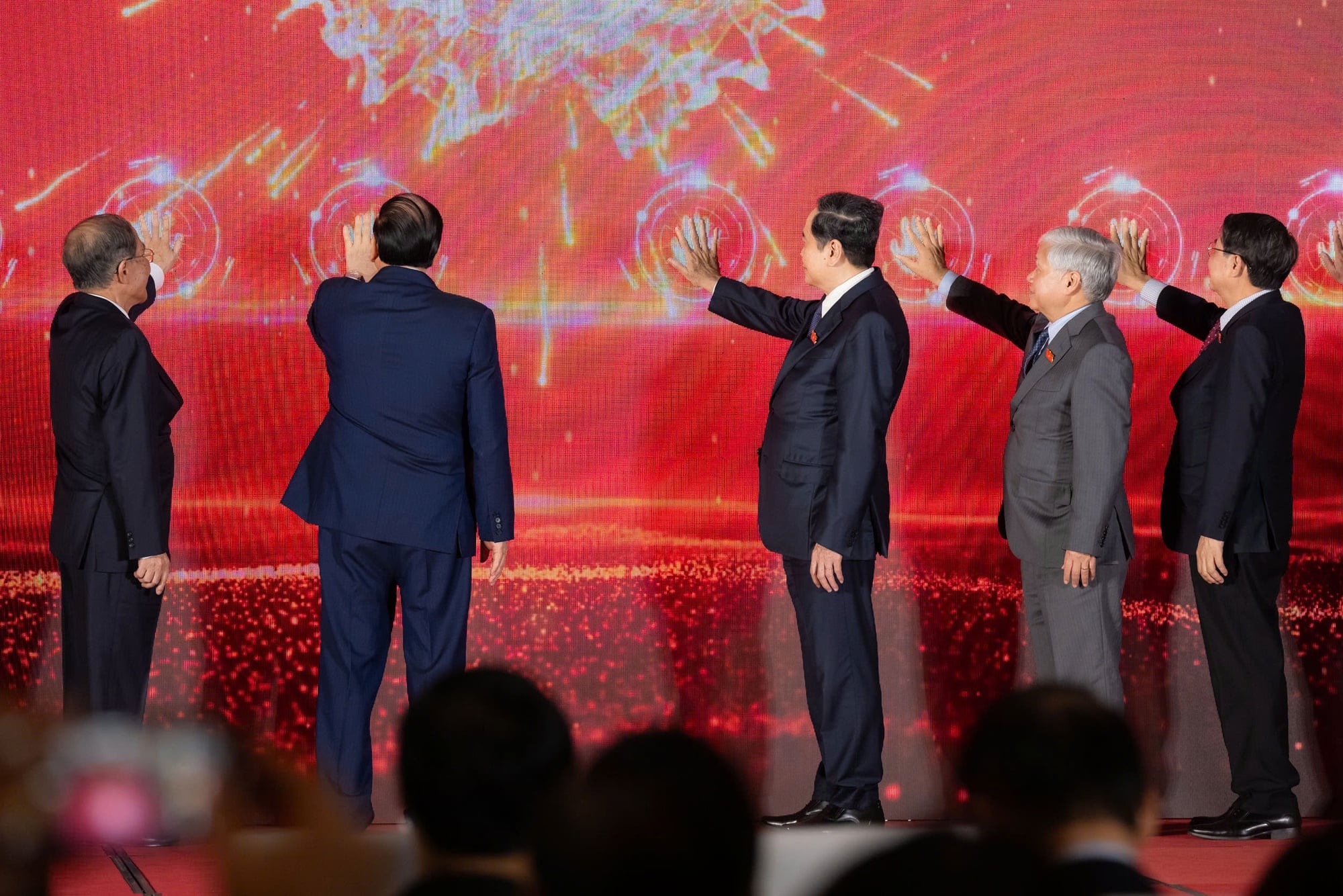 Khai trương Bảo tàng Quốc hội Việt Nam và công bố các bộ sách, ấn phẩm và phát hành bộ tem bưu chính Kỷ niệm 80 năm Quốc hội Việt Nam - Ảnh 9.