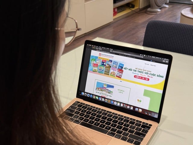 Sắp có quy định về sách giáo khoa điện tử   - Ảnh 1.