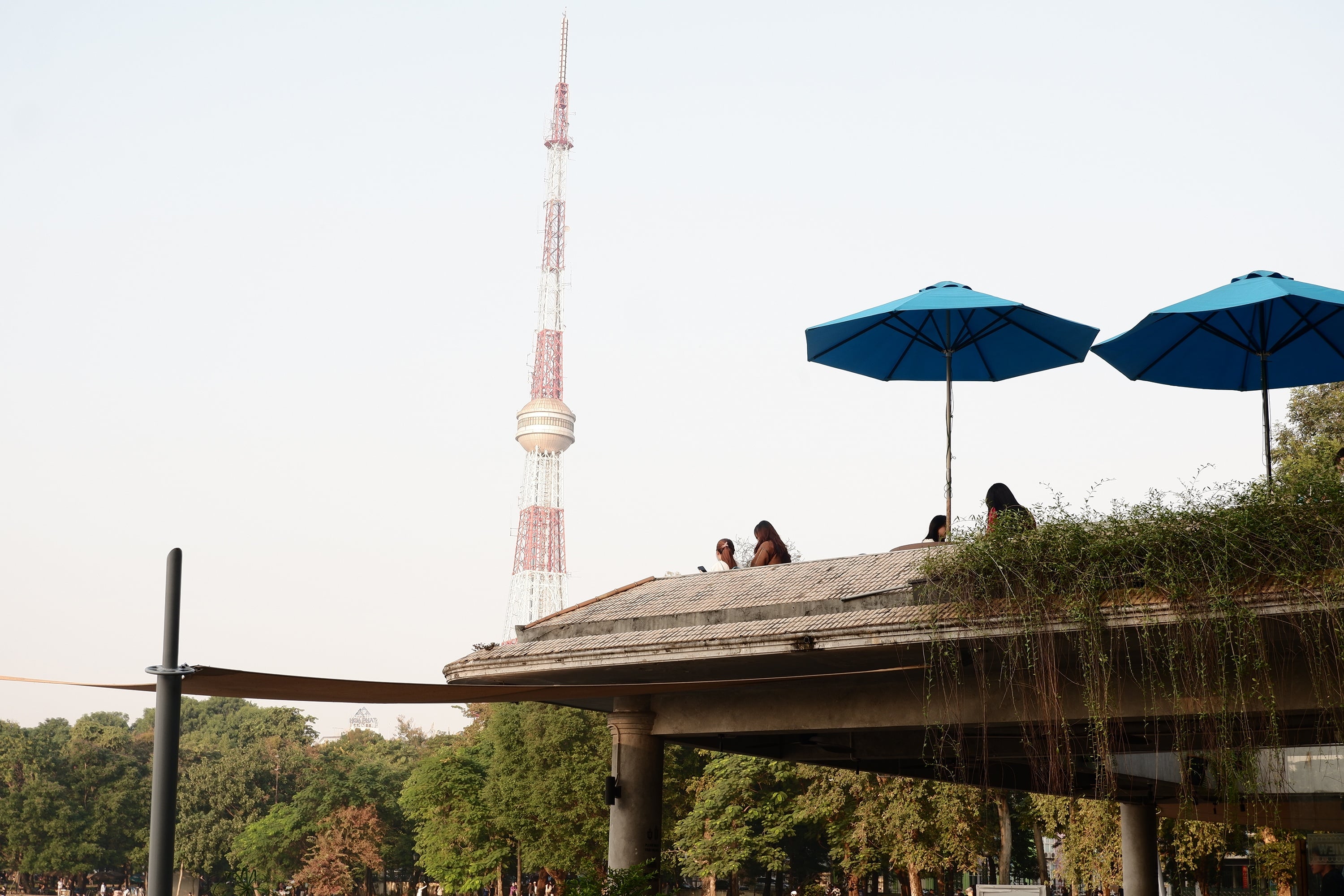 công viên Thống Nhất, tháp truyền hình ảnh 6 cong vien Thong Nhat, thap truyen hinh anh 6