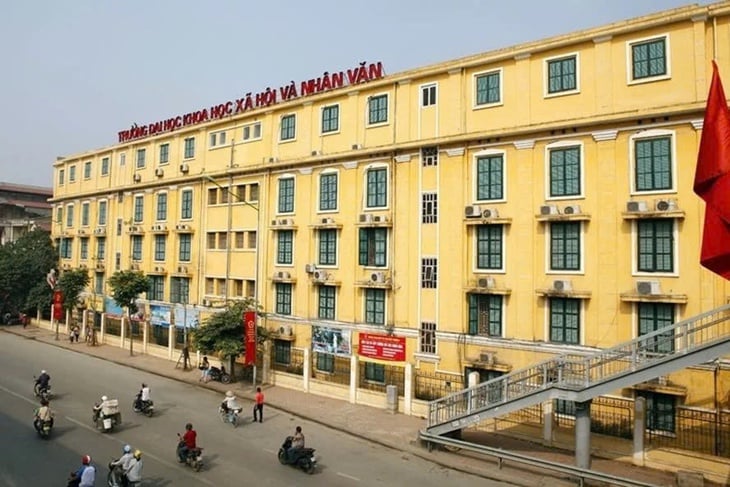 Trường đại học Khoa học xã hội và Nhân văn lý giải việc dừng xét tổ hợp C00 với 15/30 ngành - Ảnh 1.