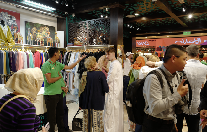 Một thói quen khi chụp ảnh của người Việt nhưng bị cấm ở thánh đường Hồi giáo lớn nhất UAE- Ảnh 11.