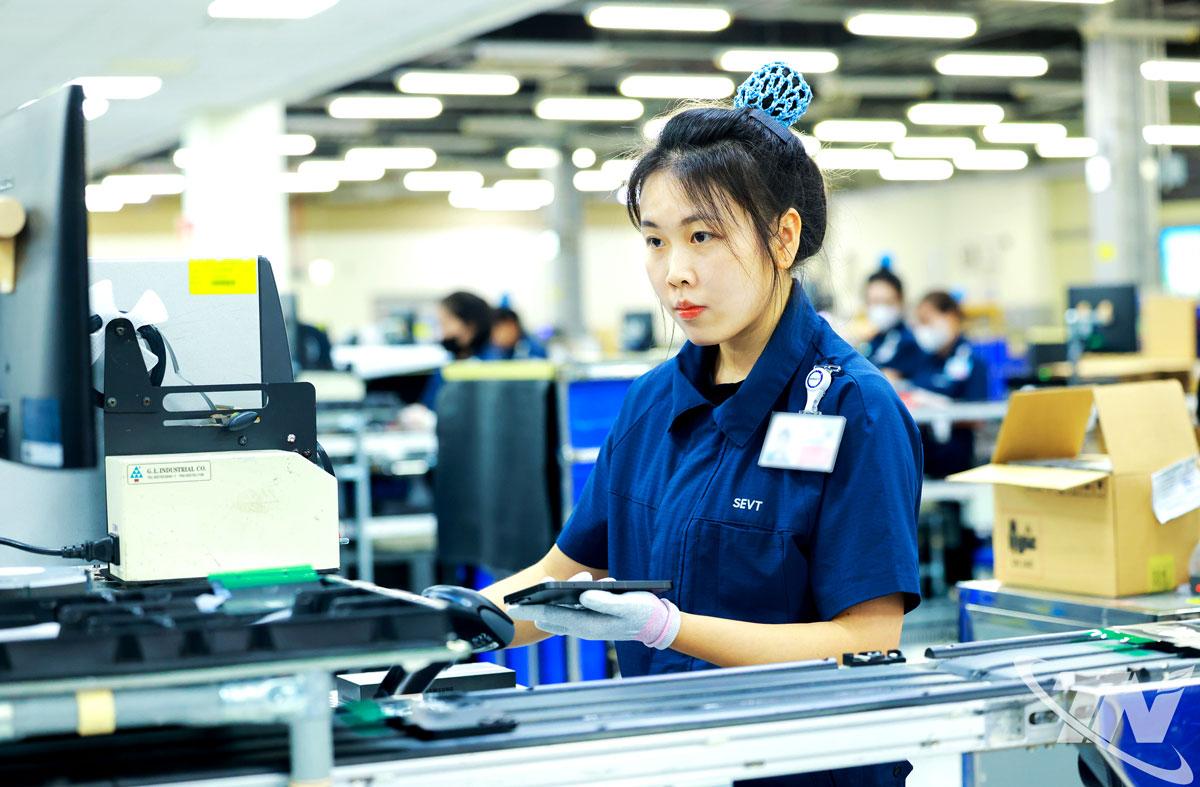 Με κύρια προϊόντα τα tablet και τα smartphones, η Samsung Electronics Vietnam Thai Nguyen Company Limited έχει συμβάλει σημαντικά στην οικονομική ανάπτυξη της επαρχίας.