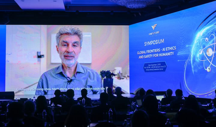 پروفیسر یوشوا بینجیو نے سیمینار میں شرکت کی۔