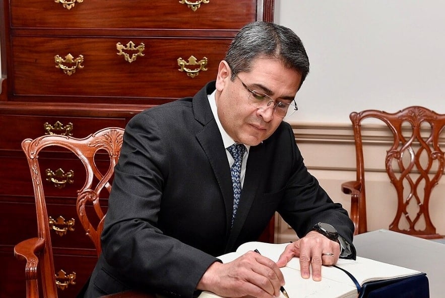 Ông Trump ân xá cho cựu Tổng thống Honduras