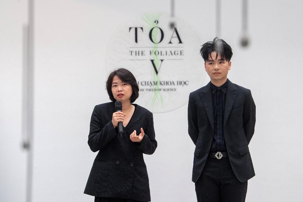 На церемонії відкриття виступили художник Ле Зянг та художник Фам Мінь Хьєу.