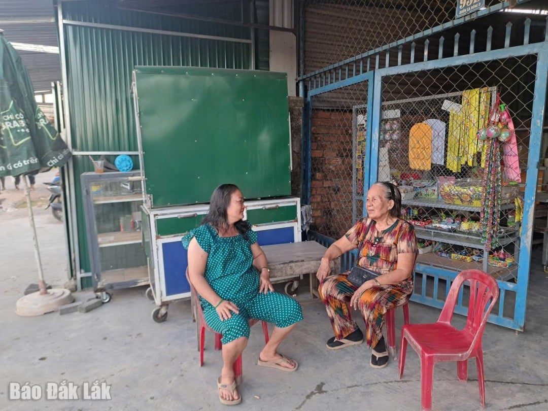 Mulheres da aldeia de Thong Nhat