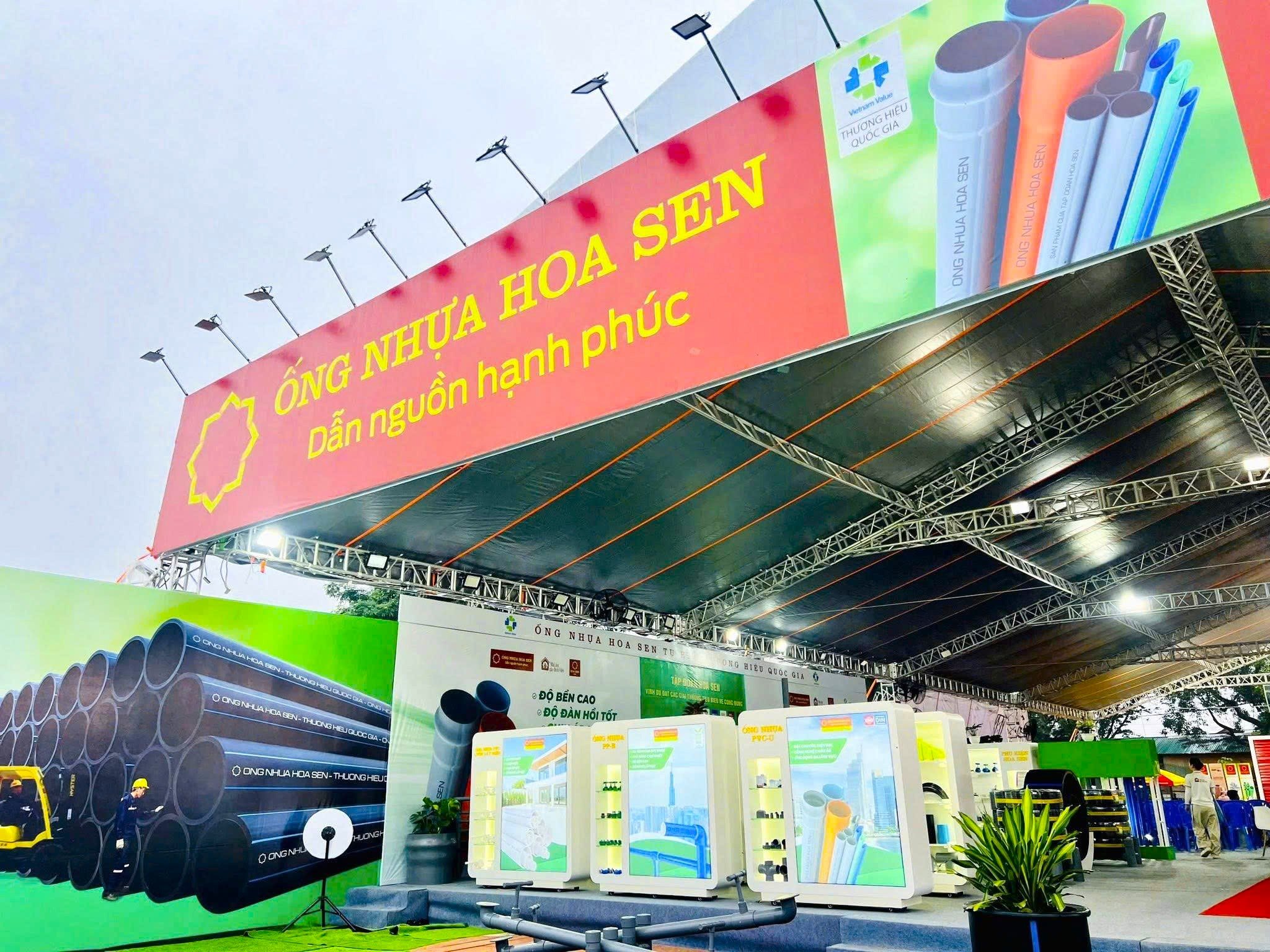 O estande da Hoa Sen Plastic Pipe impressiona pelo design, pela qualidade excepcional e pela diversidade de seus produtos.