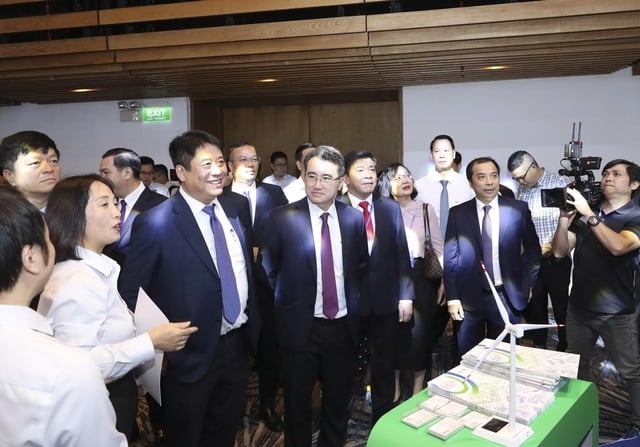 תערוכת הטכנולוגיה הגדולה ביותר אי פעם בתעשיית החשמל של וייטנאם - תמונה 1. Triển lãm công nghệ quy mô lớn nhất từ trước đến nay của ngành điện Việt Nam- Ảnh 1.