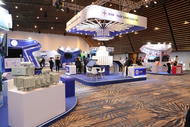 תערוכת הטכנולוגיה הגדולה ביותר אי פעם בתעשיית החשמל של וייטנאם - תמונה 3. Triển lãm công nghệ quy mô lớn nhất từ trước đến nay của ngành điện Việt Nam- Ảnh 3.