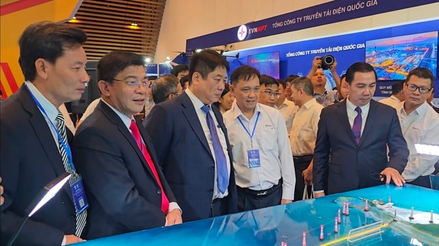 תערוכת הטכנולוגיה הגדולה ביותר אי פעם בתעשיית החשמל של וייטנאם - תמונה 4. Triển lãm công nghệ quy mô lớn nhất từ trước đến nay của ngành điện Việt Nam- Ảnh 4.