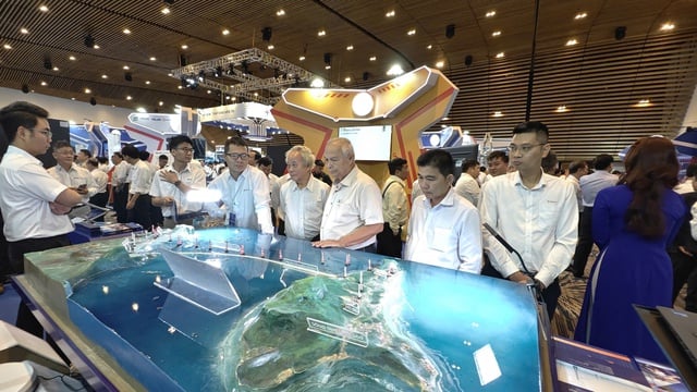 תערוכת הטכנולוגיה הגדולה ביותר אי פעם בתעשיית החשמל של וייטנאם - תמונה 11. Triển lãm công nghệ quy mô lớn nhất từ trước đến nay của ngành điện Việt Nam- Ảnh 11.