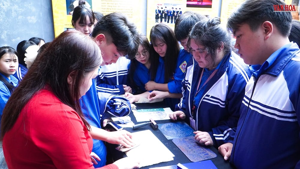 ពិព័រណ៍ 