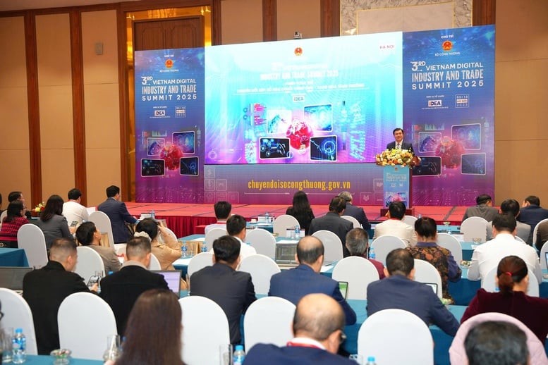 Az ipar és a kereskedelem alakítja a digitális átalakulás vízióját és a zöld növekedést - 2. kép. Ngành công thương định hình tầm nhìn chuyển đổi số, xanh hóa tăng trưởng- Ảnh 2.