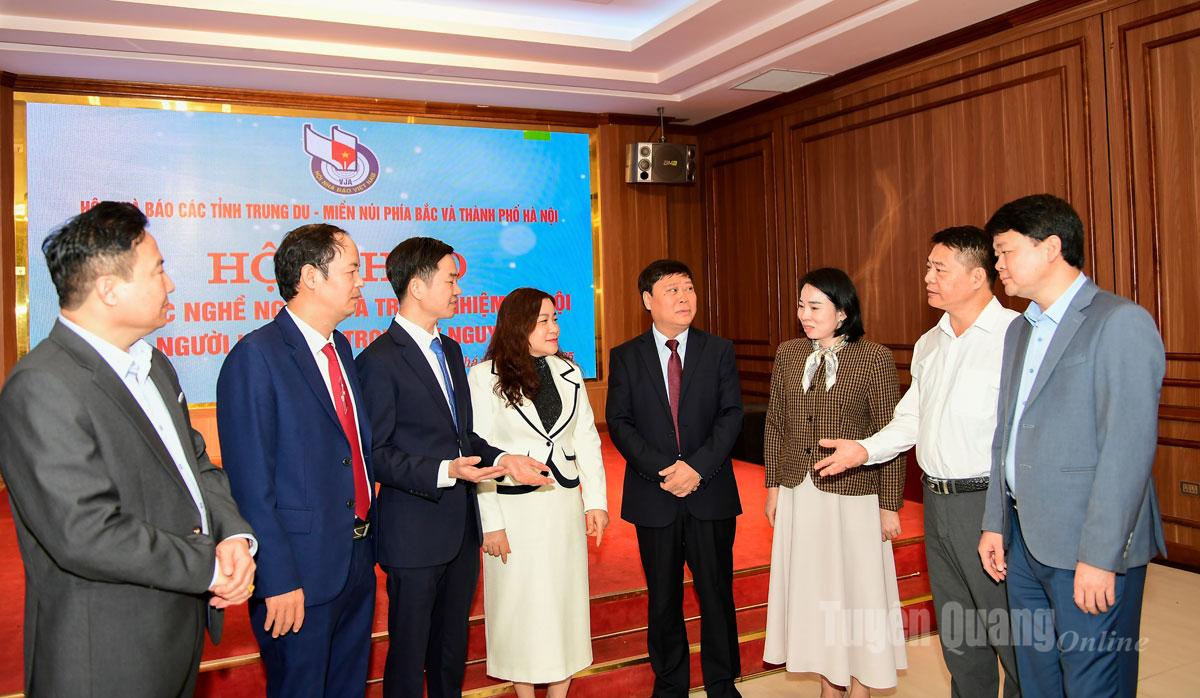 A küldöttek a workshopon a sajtókiadványok minőségének javítását vitatták meg.