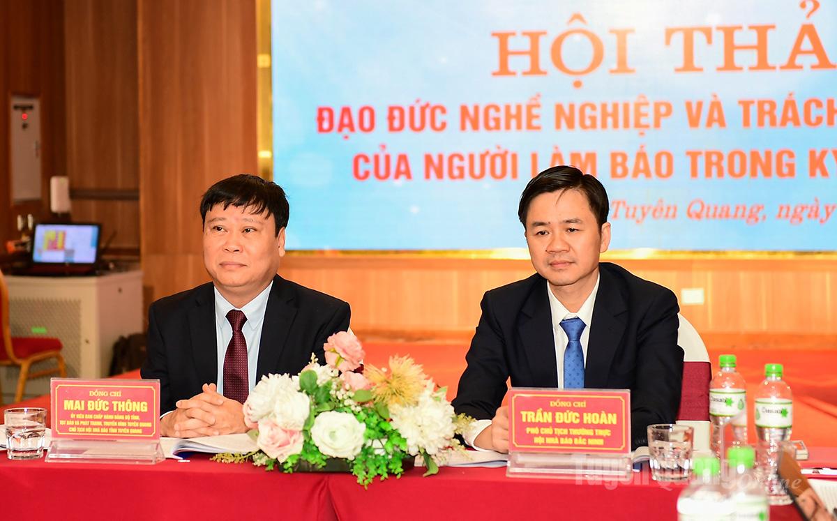 A workshopon az elvtársak vezették a megbeszélést.