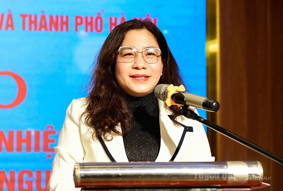 A Phu Tho Tartományi Újságírói Szövetség vezetői előadást tartottak, amelyben a helyi Újságírói Szövetség egyesülés utáni nehézségeit tárgyalták.