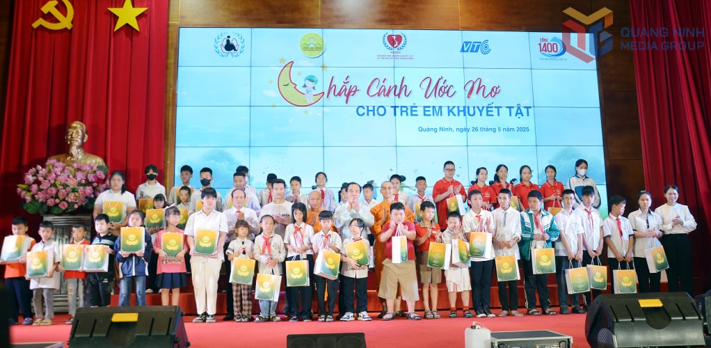 نور عشق را بر ایمان بگسترانید.jpg