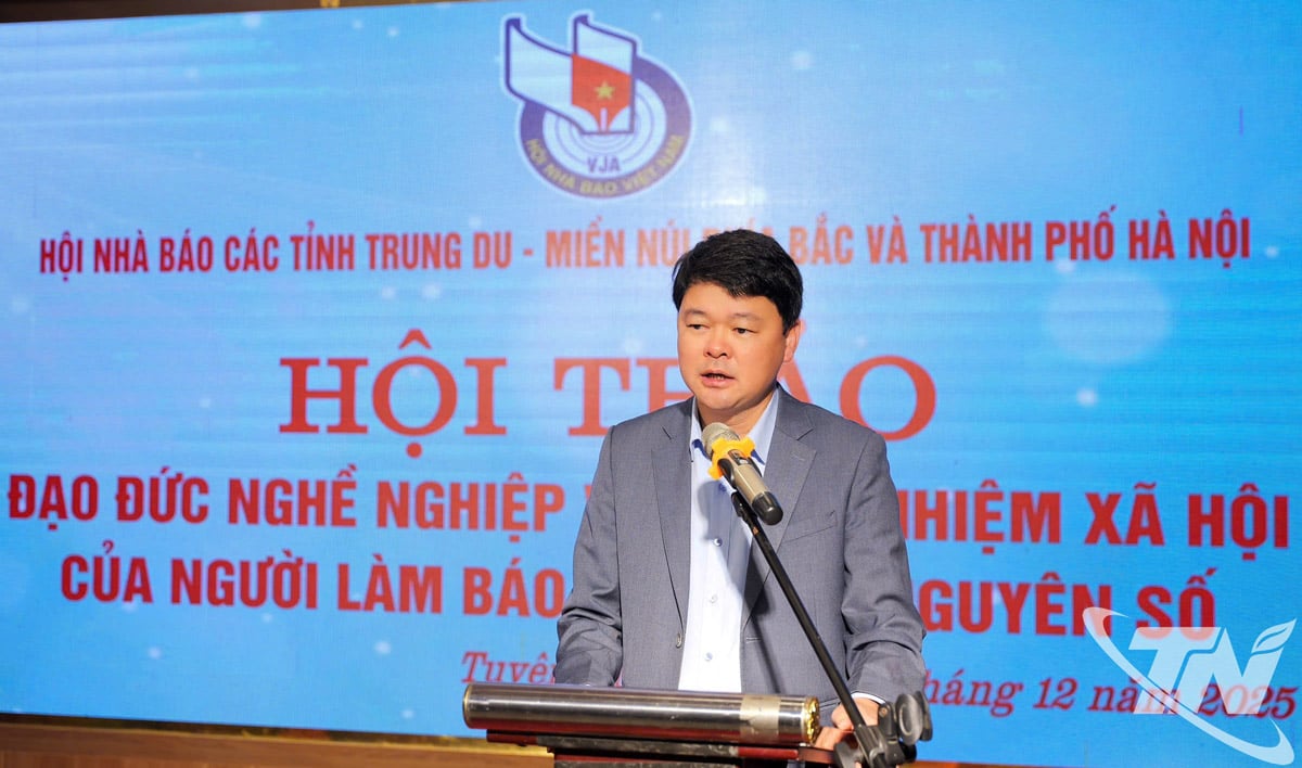 Kamrat Nguyen Ngoc Son, biträdande chefredaktör för den provinsiella tidningen, radion och TV, vice ordförande för Thai Nguyen provinsiella journalistförening, höll ett tal.