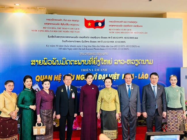 Khai mạc Tuần Phim Việt Nam và Triển lãm Ảnh Quan hệ Việt Nam - Lào - Ảnh 1.