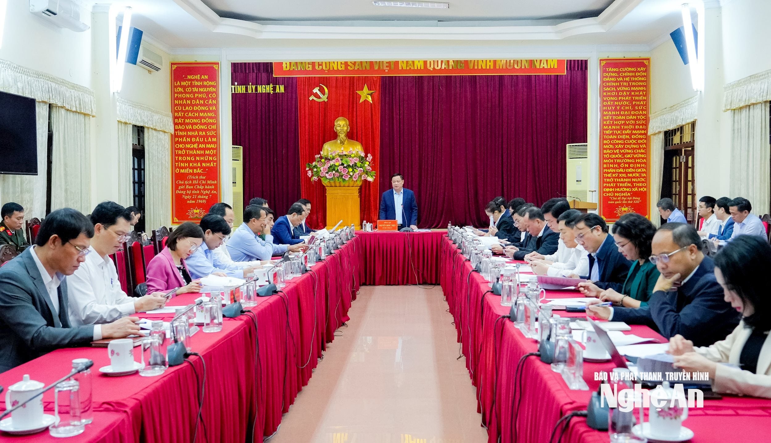 ইংরেজি-সংবাদ-নিবন্ধ