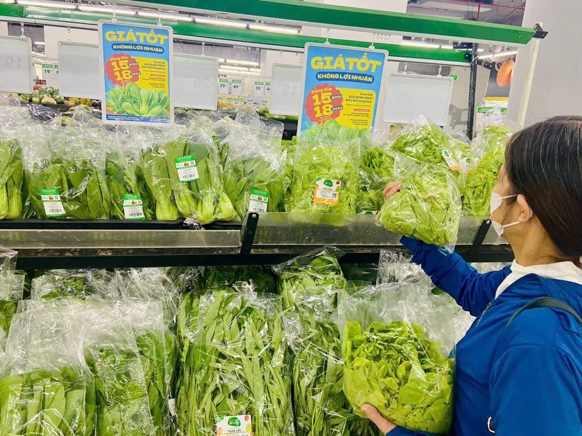 WinMart triển khai chương trình bình ổn giá rau, nhiều mặt hàng được bán với giá không lợi nhuận. Ảnh: Masan.  