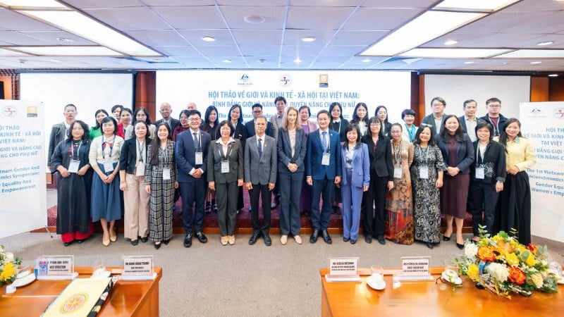 Vietnam'da Cinsiyet ve Sosyo-Ekonomi Çalıştayı'na katılan delegeler: Cinsiyet Eşitliği ve Kadınların Güçlendirilmesi. (Fotoğraf: CTCC)