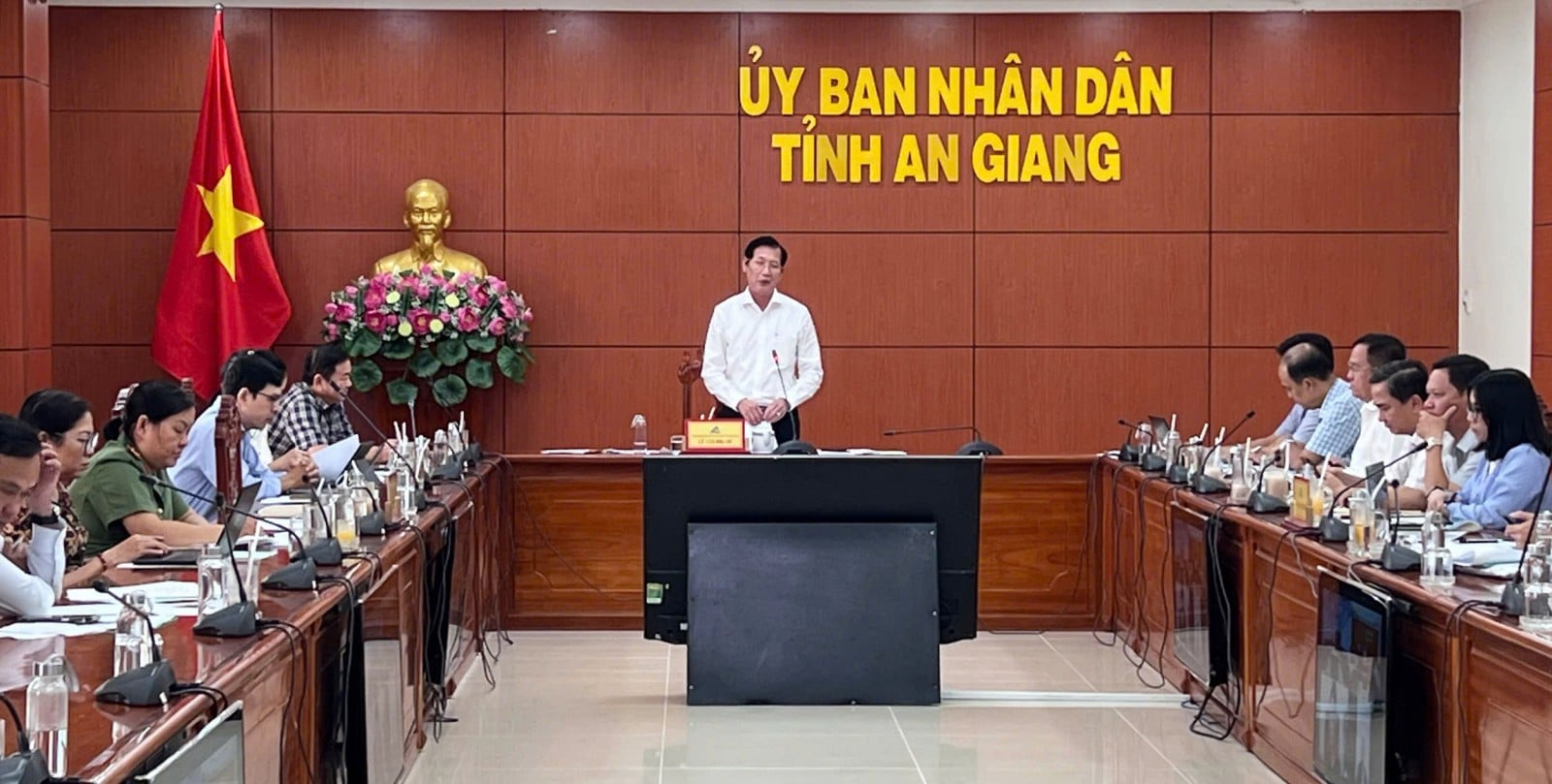 Phó Chủ tịch UBND tỉnh An Giang Lê Văn Phước kết luận hội nghị