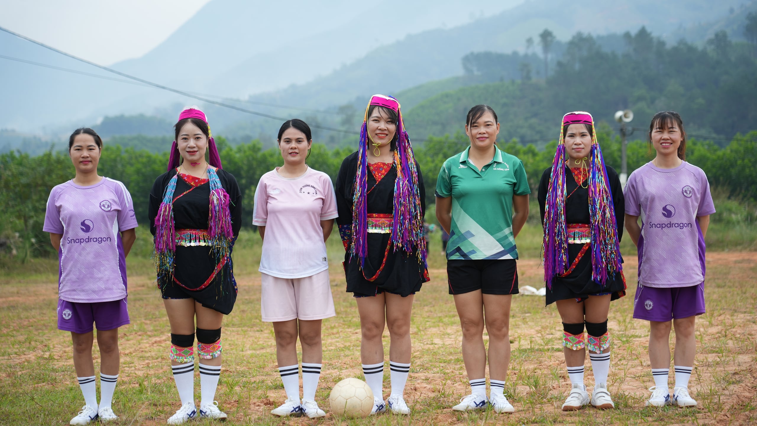 Quảng Ninh: Khai mạc giải bóng đá nữ các dân tộc thiểu số mở rộng năm 2025- Ảnh 3.