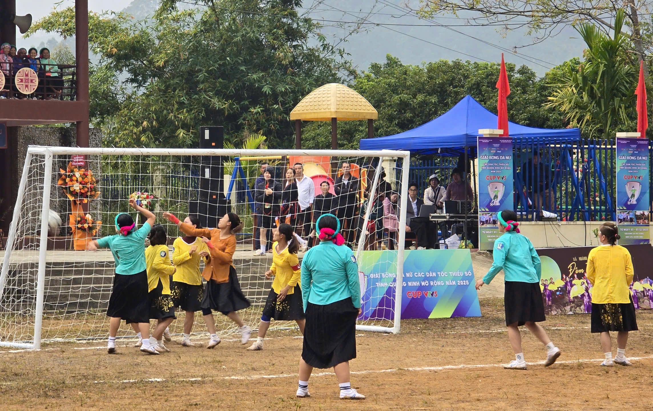 Quảng Ninh: Khai mạc giải bóng đá nữ các dân tộc thiểu số mở rộng năm 2025- Ảnh 5.