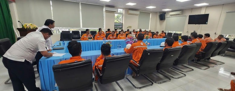 100% khách hàng sinh hoạt tại đặc khu Phú Quốc được cấp điện trở lại- Ảnh 2.