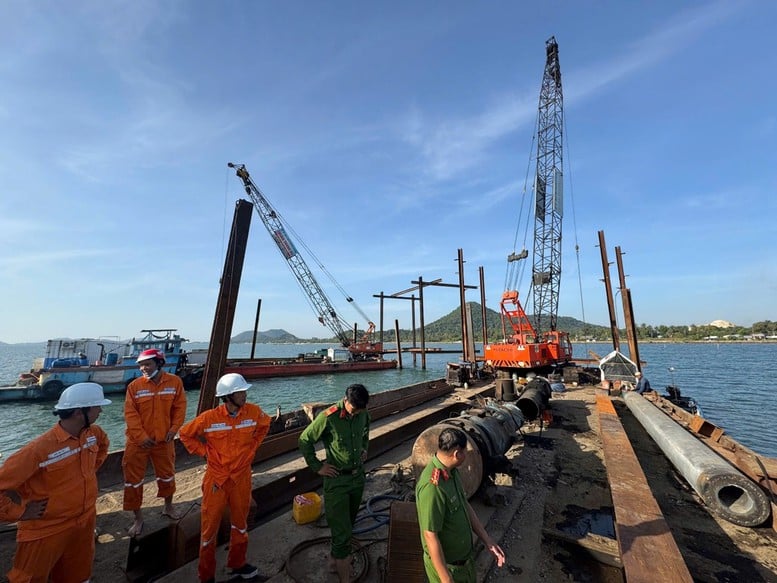 100% khách hàng sinh hoạt tại đặc khu Phú Quốc được cấp điện trở lại- Ảnh 3.