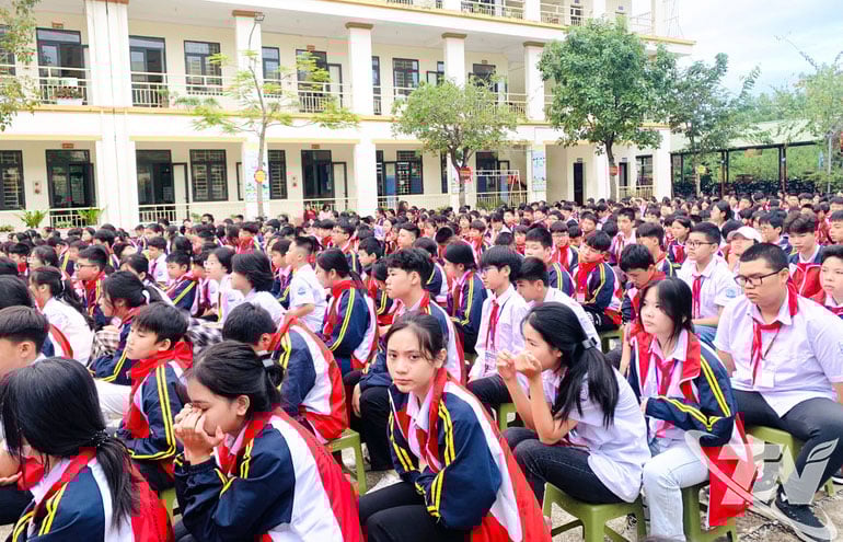 বক কান ওয়ার্ডের শিক্ষার্থীদের উপর তামাকের ক্ষতিকর প্রভাব প্রতিরোধে স্বাস্থ্য খাত প্রচারণা চালাচ্ছে।