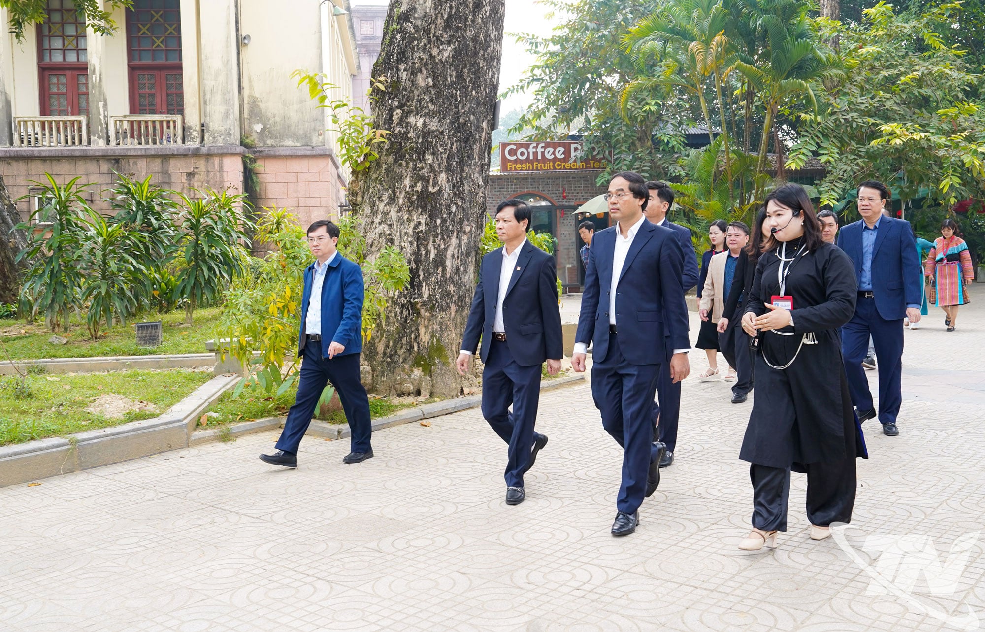 Секретарь провинциального партийного комитета Чинь Суан Чыонг и провинциальная делегация посетили кампус Музея культур этнических групп Вьетнама.