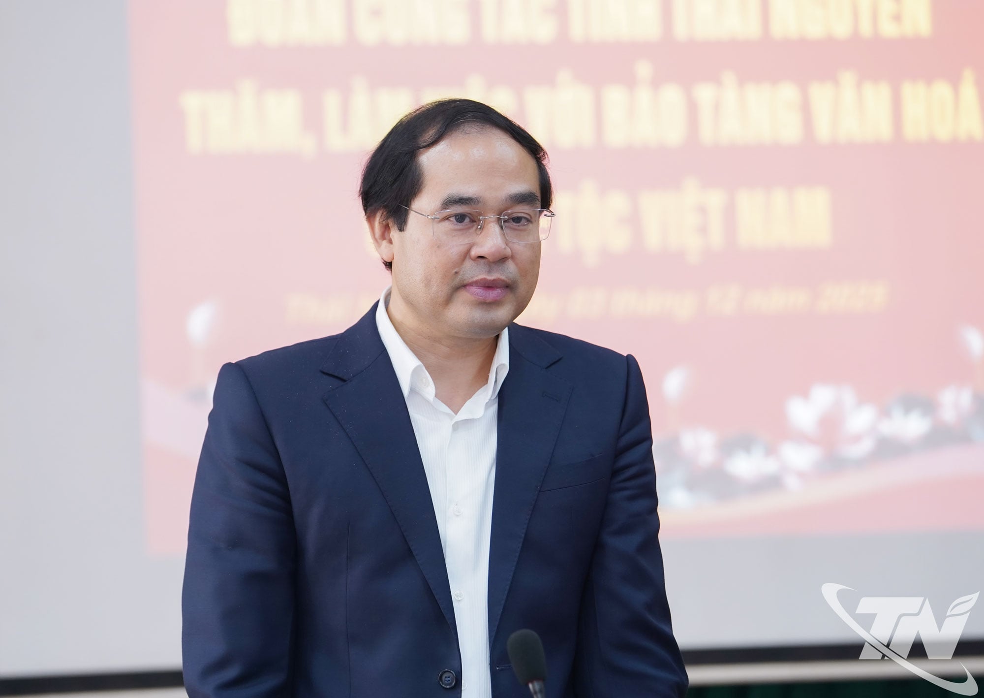 На встрече выступил товарищ секретарь провинциального партийного комитета Тхай Нгуен Чинь Суан Труонг.