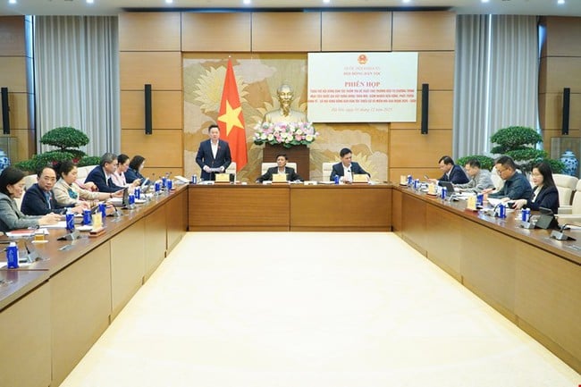 Chương trình Mục tiêu quốc gia tích hợp: Đại biểu Quốc hội đề nghị xem xét chỉ tiêu số xã nghèo thoát nghèo đến năm 2030 - Ảnh 1.