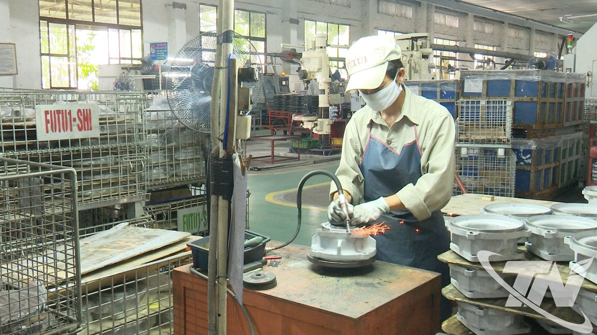 Se estima que en 2025 la industria de procesamiento y fabricación alcanzará los 1.052,2 billones de VND, un aumento del 6,4% respecto al mismo período.