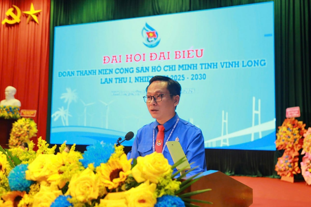 Mr. Tran Tri Cuong - Vice Chairman of the Vietnam Fatherland Front Committee of Vinh Long province, Secretary of Vinh Long Provincial Youth Union delivered the opening speech.