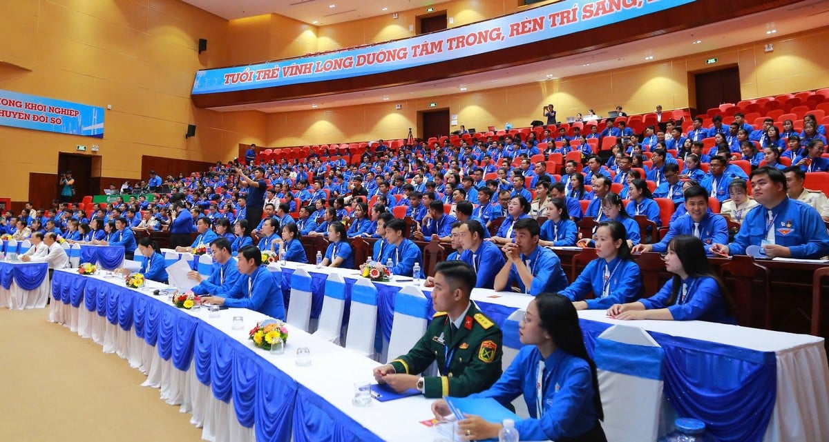 Scene of the first session of the 1st Congress of Ho Chi Minh Communist Youth Union of Vinh Long province, term 2025 - 2030.