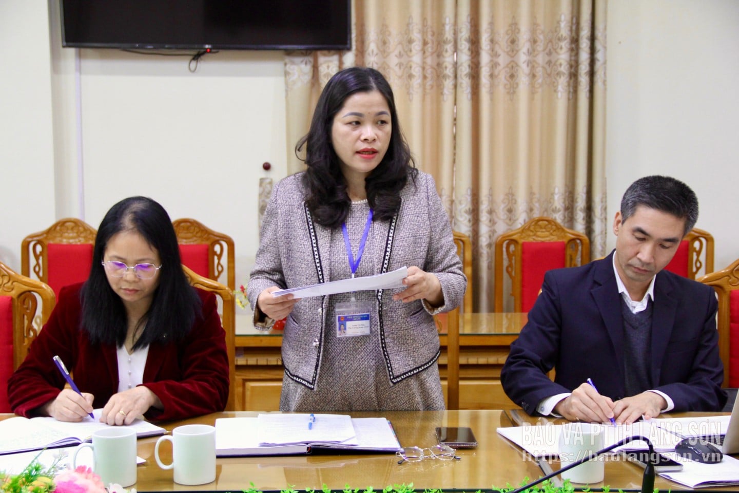 مسؤولون في إدارة الصحة في لانغ سون يتحدثون عن التقدم المحرز في تنفيذ الأنشطة بموجب العقد للوقاية من الآثار الضارة للتبغ في عام 2025.