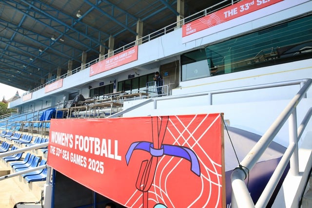 Có gì lạ ở sân bóng SEA Games, nơi tuyển nữ sẽ đại chiến với Philippines, Myanmar- Ảnh 9.