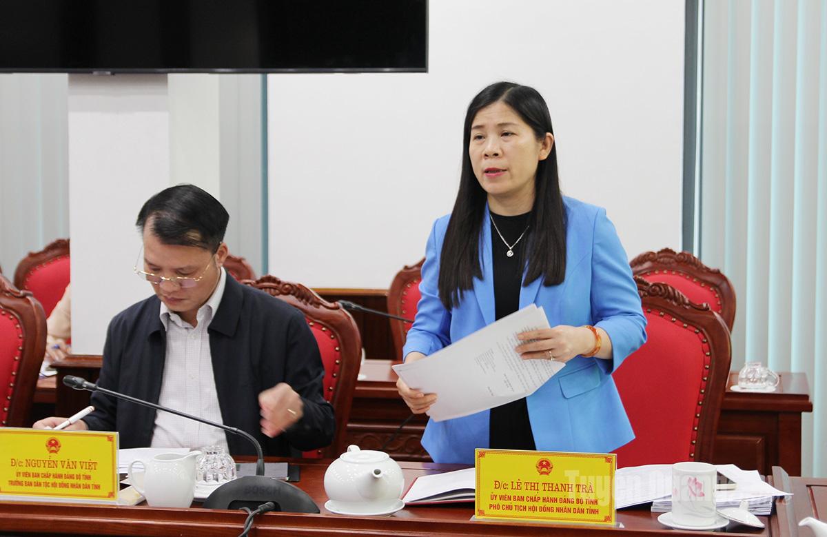 На зустрічі виступила заступниця голови Народної ради провінції Ле Тхі Тхань Тра.