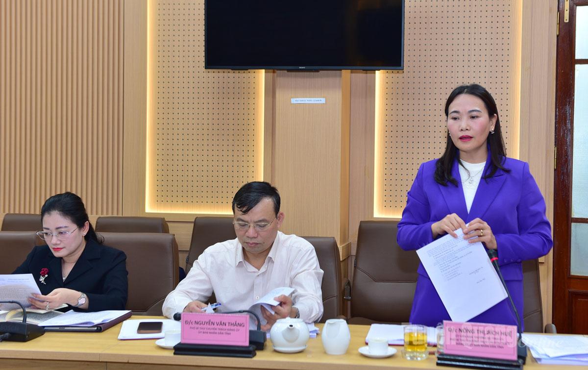 প্রাদেশিক পার্টির স্থায়ী কমিটির সদস্য, প্রাদেশিক পিপলস কমিটি পার্টি কমিটির স্থায়ী উপ-সচিব কমরেড নং থি বিচ হিউ, ২০২৫ সালে প্রাদেশিক পিপলস কমিটি পার্টি কমিটির স্থায়ী কমিটির পর্যালোচনা এবং স্ব-মূল্যায়ন সম্পর্কিত প্রতিবেদনটি অনুমোদন করেন।