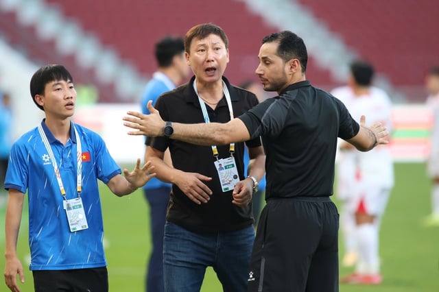 U.23 Việt Nam mất cặp tiền vệ trung tâm tốt nhất, ông Kim có bối rối…- Ảnh 3.