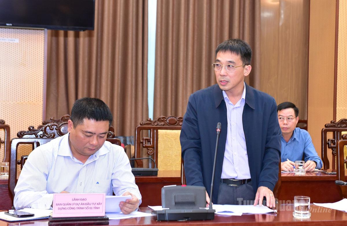 Los líderes de la Junta de Gestión del Proyecto de Inversión en Construcción No. 1 informaron sobre el estado de implementación del Proyecto de la Autopista Tuyen Quang - Ha Giang (fase 1).