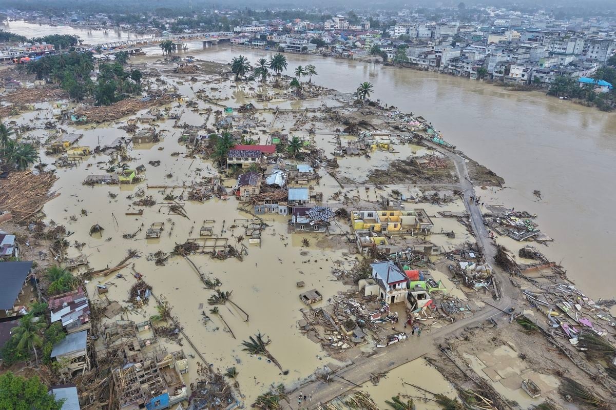 インドネシアは洪水からの復旧費用が30億ドルを超える可能性があると
