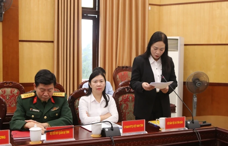 Întâlnire pentru evaluarea implementării Programelor Naționale Țintă în provincia Thanh Hoa