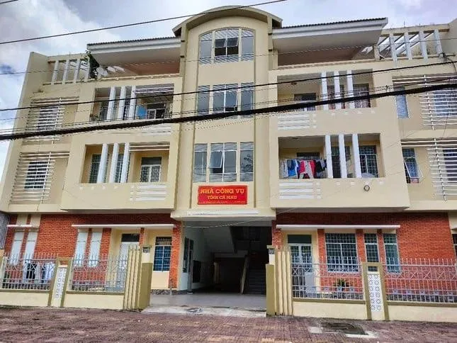 ພະນັກງານ-ລັດຖະກອນ ແລະ ພະນັກງານລັດຖະກອນຢູ່ໃນທ້ອງຖິ່ນລວມ ແມ່ນອະນຸຍາດໃຫ້ເຊົ່າເຮືອນພັກສາທາລະນະ ຖ້າເຮັດວຽກຢູ່ຫ່າງກັນ 10-30 ກິໂລແມັດ.