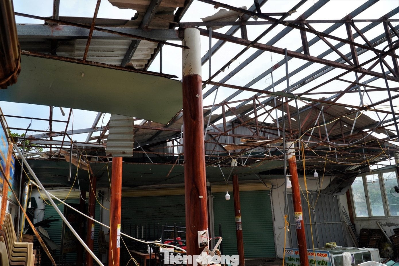 ឆ្នេរធៀនខេមពេញទៅដោយសំរាម - ២