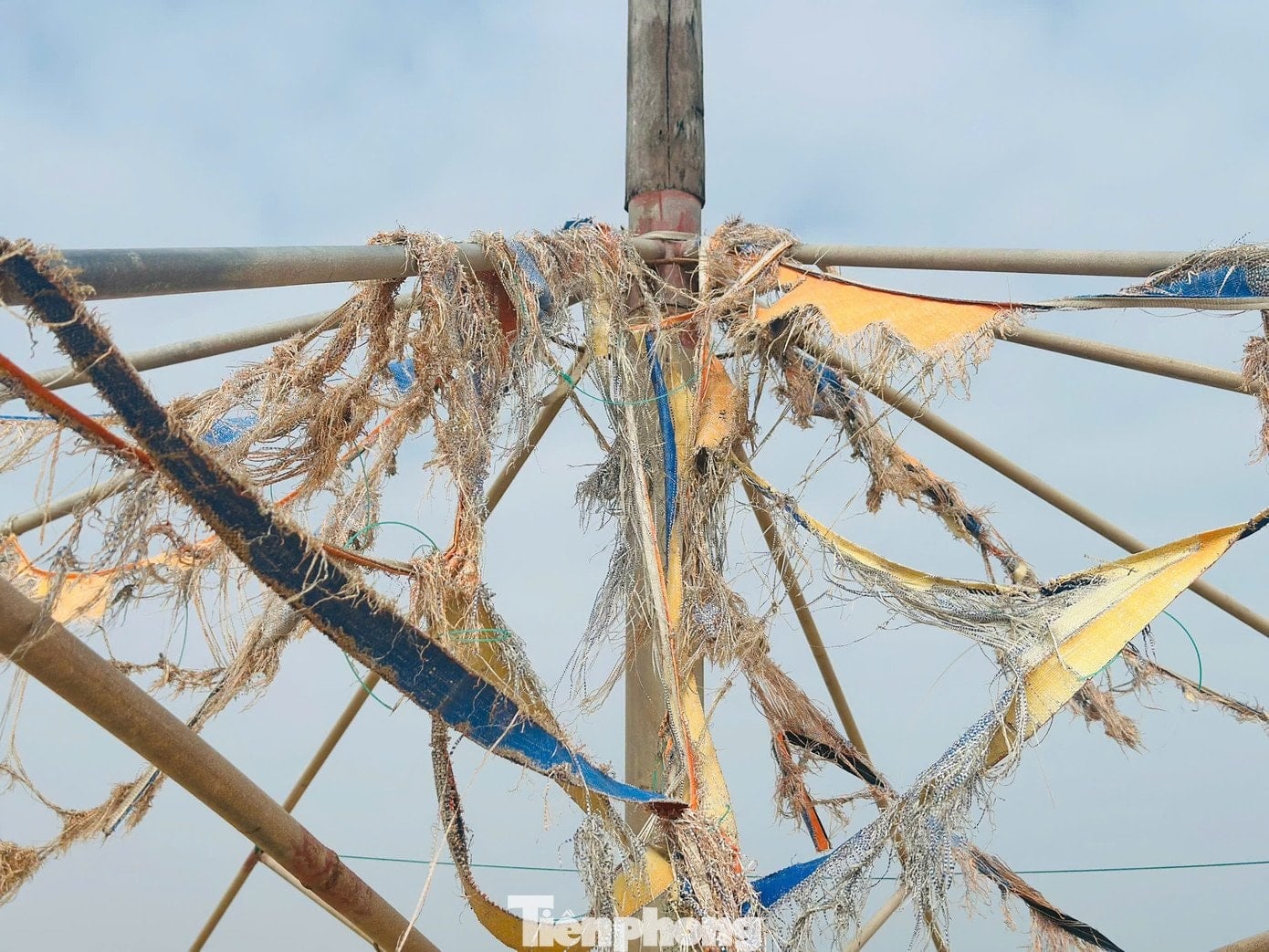 थिएन कैम समुद्र तट कूड़े से भरा है - 9